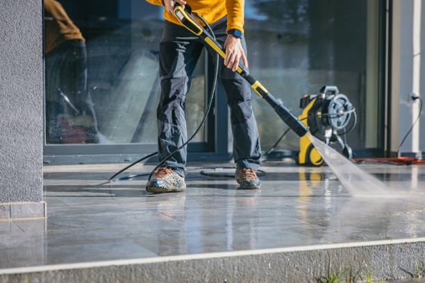 Best Garage Pressure Washing  in Lake Wazeecha, WI